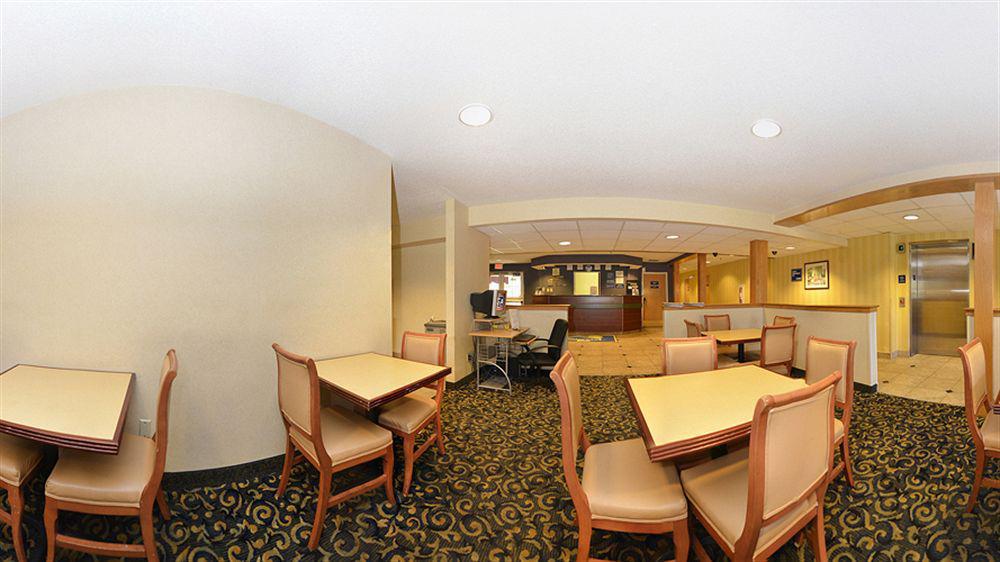 Microtel Inn & Suites By Wyndham Philadelphia Airport Экстерьер фото